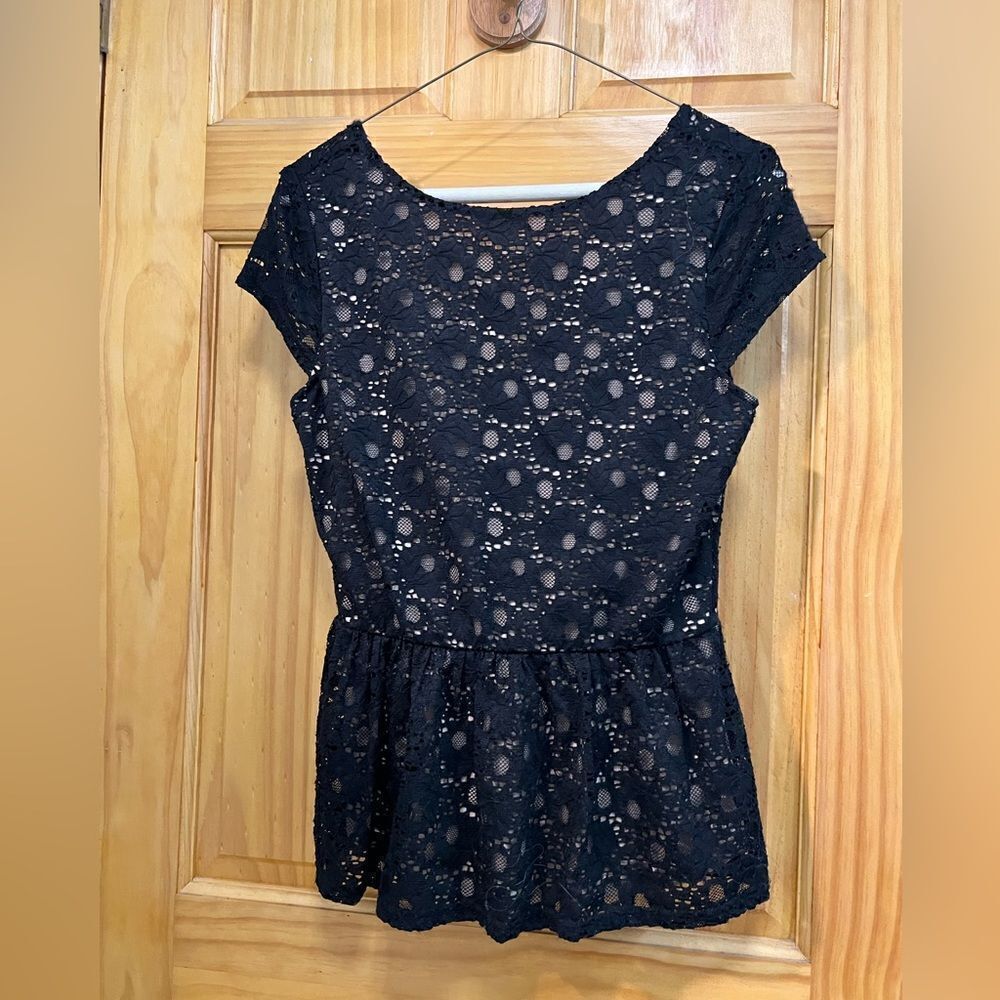 Alya brand women’s size M black lace overlay blouse